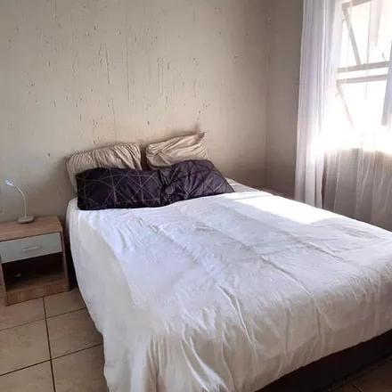 Image 2 - Ferndale Street, Bracken Heights, Western Cape, 7560, South Africa - Apartment for rent
