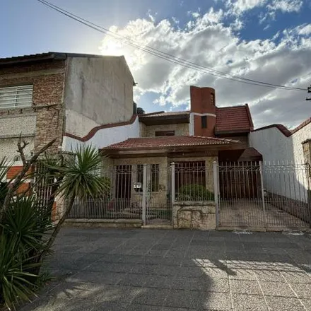 Buy this 3 bed house on Jujuy 2185 in Partido de Lanús, 1824 Lanús Oeste