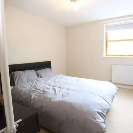 Image 6 - Bow Road, Bromley-by-Bow, London, E3 4DL, United Kingdom - Apartment for rent