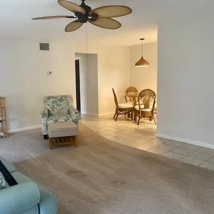 Image 5 - 101 Lakes End Drive, Fort Pierce, FL 34982, USA - Condo for sale