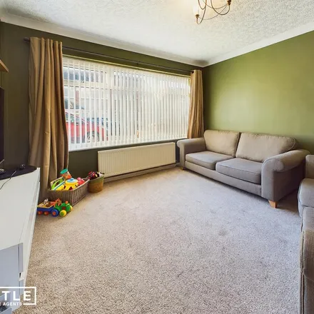 Image 2 - Thornham Avenue, St Helens, WA9 5AL, United Kingdom - Duplex for rent