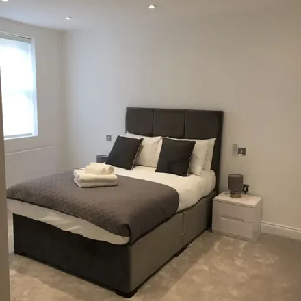 Image 3 - Mount Park Crescent, London, W5 2RN, United Kingdom - Apartment for rent