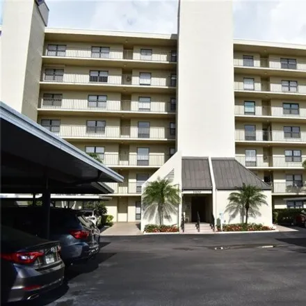 Buy this 2 bed condo on Cove Cay Country Club in 2612 Cove Cay Drive, Largo