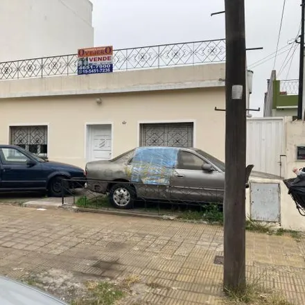 Buy this 2 bed house on Cultural Social y Deportivo Lomas del Mirador in Manuel de Artigas 667, Partido de La Matanza
