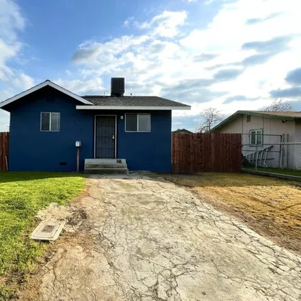 Buy this 2 bed house on 561 West Mountain View Avenue in Woodlake, Tulare County