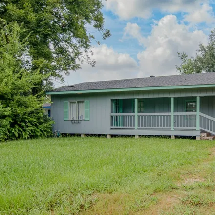 Buy this 2 bed house on 220 East Ascension Street in Gonzales, LA 70737
