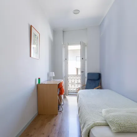 Rent this 3 bed room on Rua do Centro in 4465-095 Matosinhos, Portugal