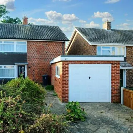 Buy this 3 bed house on Oldbury Avenue in Chelmsford, CM2 7ED