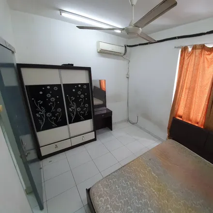 Rent this 3 bed apartment on The Domain in Neocyber, Lingkaran Cyber Point Barat