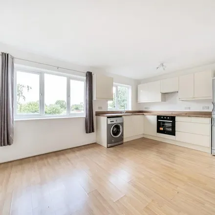 Rent this 2 bed apartment on unnamed road in Charlton, TW16 7BW