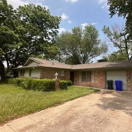 Rent this 3 bed house on 5721 Oakview St