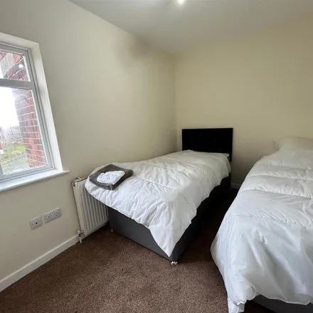 Image 1 - Northstead Manor Drive, Scarborough, YO12 6BP, United Kingdom - Apartment for rent