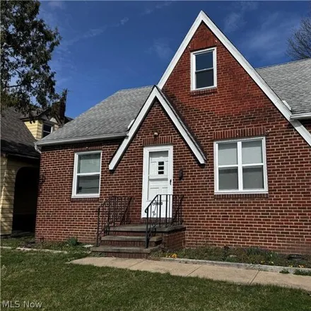 Rent this 3 bed house on Z-Wireless in Harold Avenue, Cleveland