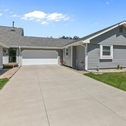 Buy this 3 bed house on 15350 R Street in Omaha, NE 68137