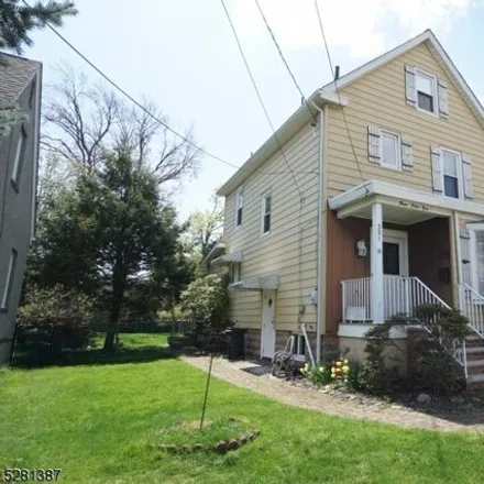 Image 3 - 373 Locust Avenue, Garwood, Union County, NJ 07027, USA - House for sale