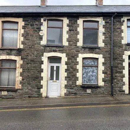 Buy this 3 bed townhouse on Gwaun Bedw in Cymmer, CF39 9AR