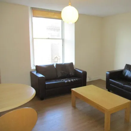 Rent this 3 bed apartment on Graham Place in Dundee, DD4 6EL