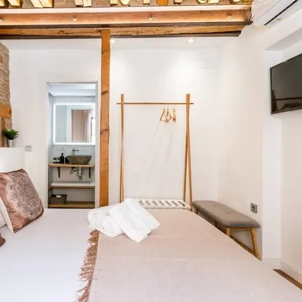 Rent this 2 bed apartment on Catedral de Granada in Calle Cárcel Baja, 18001 Granada
