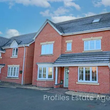 Buy this 5 bed house on 8 Garner Close in Barwell, LE9 8NG