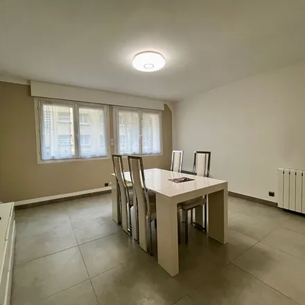 Rent this 2 bed apartment on 11 Rue de l'Abbé Guilleminault in 94130 Nogent-sur-Marne, France