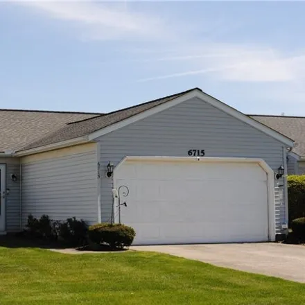 Image 1 - 6729 Olde Field Court, Mentor, OH 44060, USA - Condo for sale