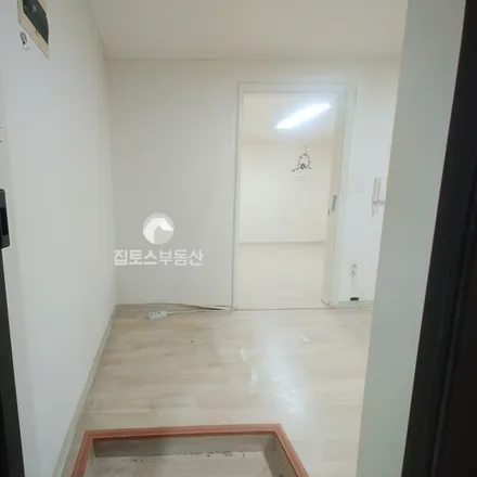 Rent this 1 bed apartment on 서울특별시 강남구 역삼동 766-9