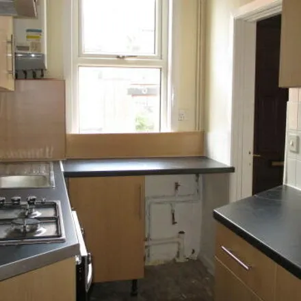 Image 2 - Compton Terrace, Leeds, LS9 7BZ, United Kingdom - Townhouse for rent