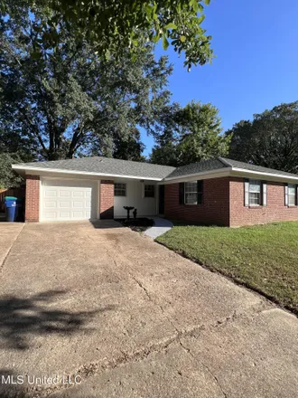 Buy this 3 bed house on 7860 Brentwood Drive in Southaven, MS 38671