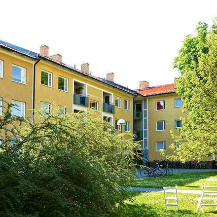 Rent this 3 bed apartment on Stensättaregatan 1A in 582 36 Linköping, Sweden