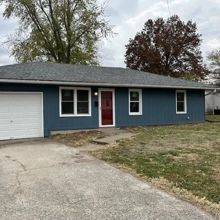 Buy this 3 bed house on 700 North Allen Avenue in Marshall, MO 65340