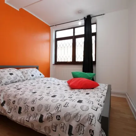 Rent this 4 bed room on 21-103 Seyssel Street in Cubitt Town, London