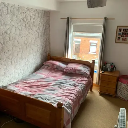 Rent this 2 bed apartment on Adelaide in Adelaide Avenue, Belfast