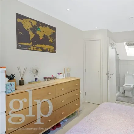 Image 9 - 9-12 Gower Mews, London, WC1E 7BS, United Kingdom - Apartment for rent