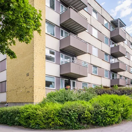 Rent this 4 bed apartment on Skäggetorps centrum 28 in 586 42 Linköping, Sweden