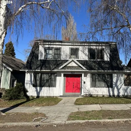 Buy this 3 bed house on 607 East 9th Street in The Dalles, OR 97058