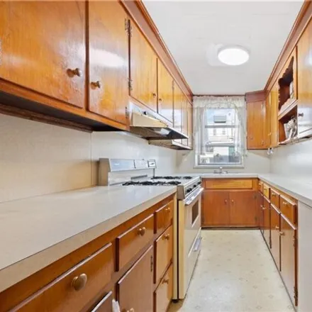 Image 7 - 1965 East 28th Street, New York, NY 11229, USA - House for sale