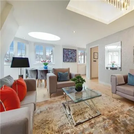 Rent this 2 bed room on 51 Hertford Street in London, W1J 7RB