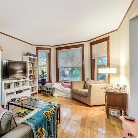 Image 3 - 2745 North Whipple Street, Chicago, IL 60647, USA - House for sale
