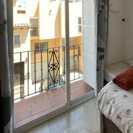 Rent this 4 bed townhouse on Mezquita de Marbella in Bulevar del Príncipe Alfonso de Hohenlohe, 29602 Marbella