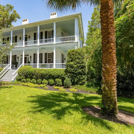 Buy this 4 bed house on 507 Washington Street in Beaufort, SC 29902