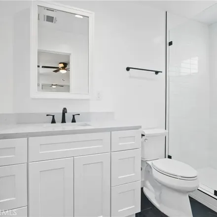 Image 9 - Valero, Strub Avenue, Whittier, CA 90605, USA - Apartment for rent