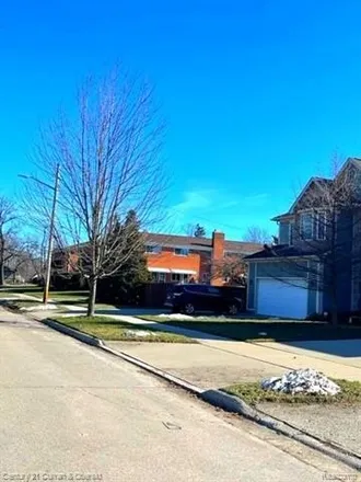 Buy this 1 bed condo on 27 Highland Avenue in Clawson, MI 48017