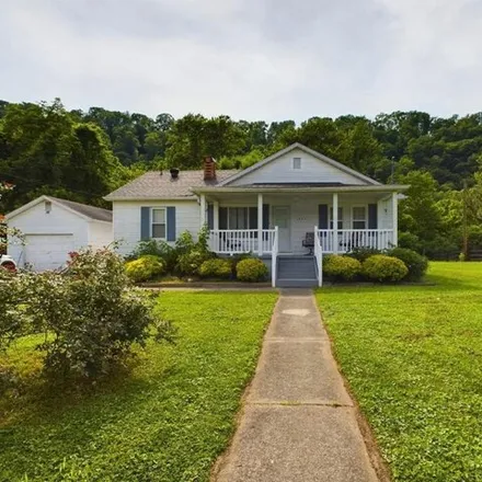 Buy this 3 bed house on 9608 US Highway 23 S in Stanville, Kentucky