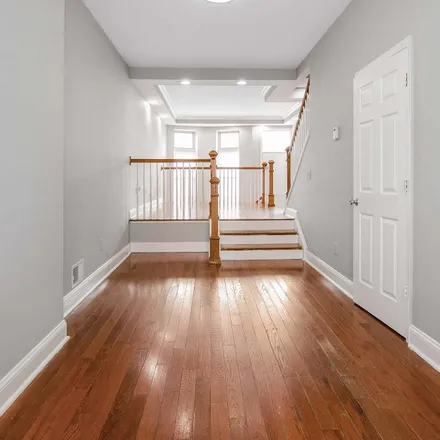 Image 7 - 209 North Luzerne Avenue, Baltimore, MD 21224, USA - Townhouse for sale
