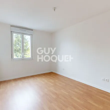 Image 9 - 101 Rue du Général Leclerc, 95130 Franconville, France - Apartment for rent