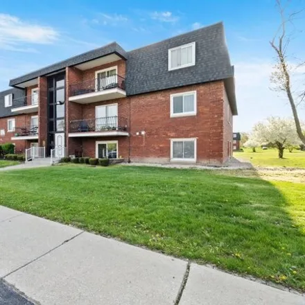 Buy this 1 bed condo on 16984 Holmes Avenue in Hazel Crest, IL 60429