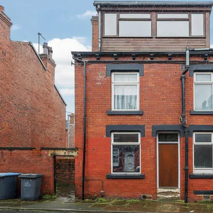 Buy this 3 bed house on Thornville View in Leeds, LS6 1JW