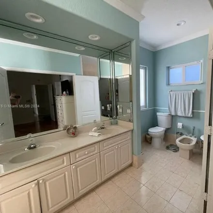 Image 9 - 15957 Northwest 77th Place, Miami Lakes, FL 33016, USA - House for sale