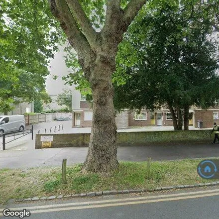 Rent this 3 bed room on Dartmouth Terrace in 1-12 London Road, Reading