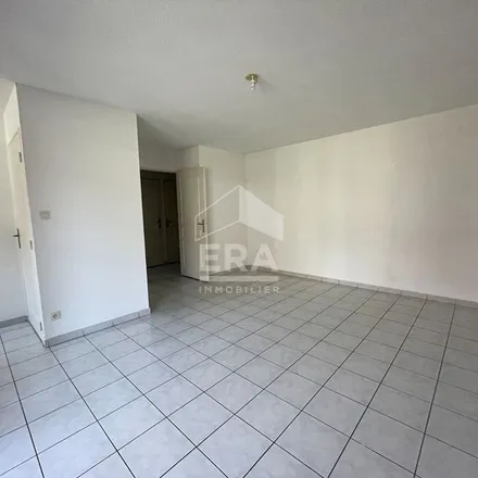 Image 2 - 4 Rue Maurice et Louis Ducs de Broglie, 90000 Belfort, France - Apartment for rent